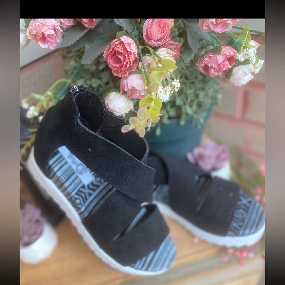 Ali wedge sandal